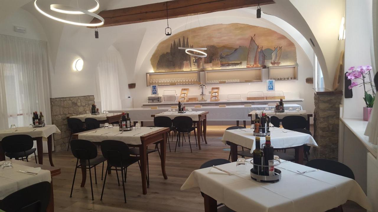 Hotel Pace Brenzone sul Garda Exteriör bild